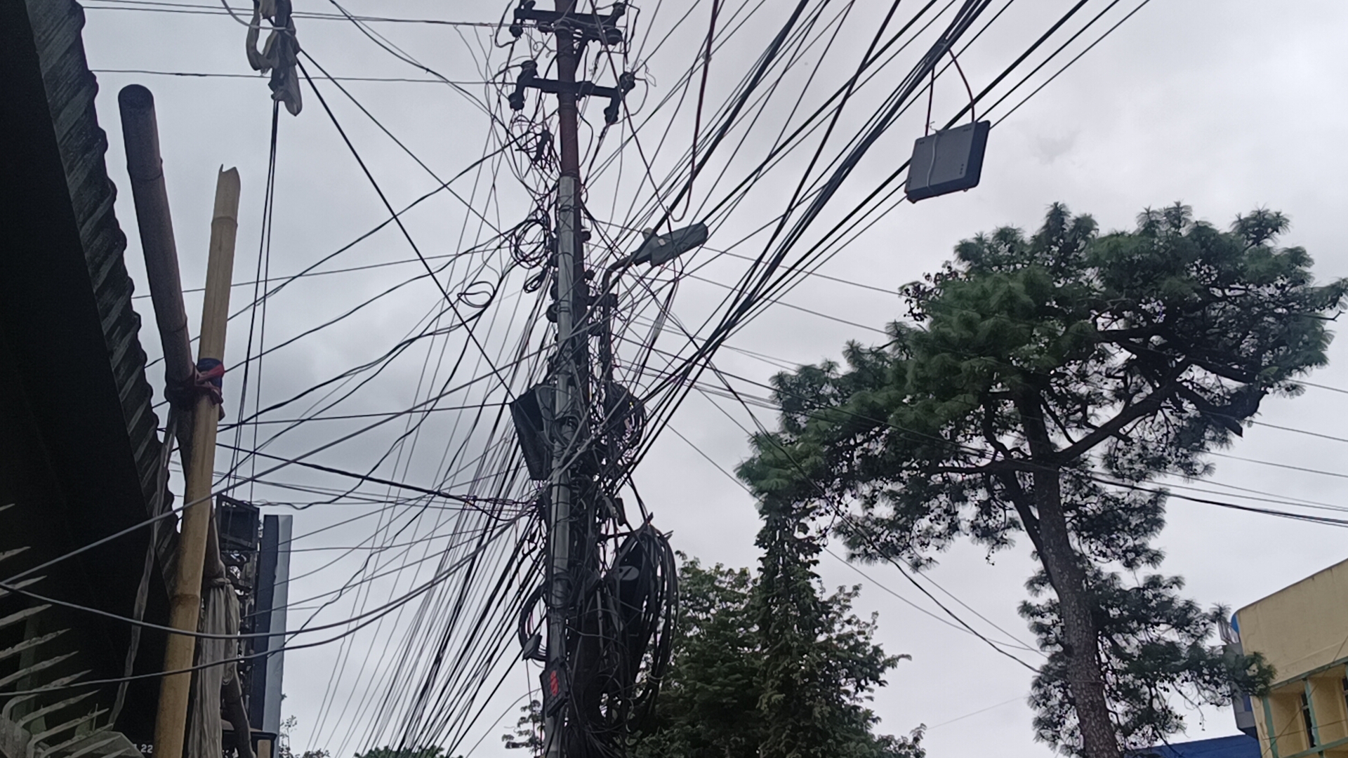 LA DEI BAN TEP IA KI WIRE HAPOH KYNDEW BAN ITYNNAD KA NONGBAH SHILLONG AI JINGMUT U NONGIALAM KA BJP IA KA SORKAR JYLLA