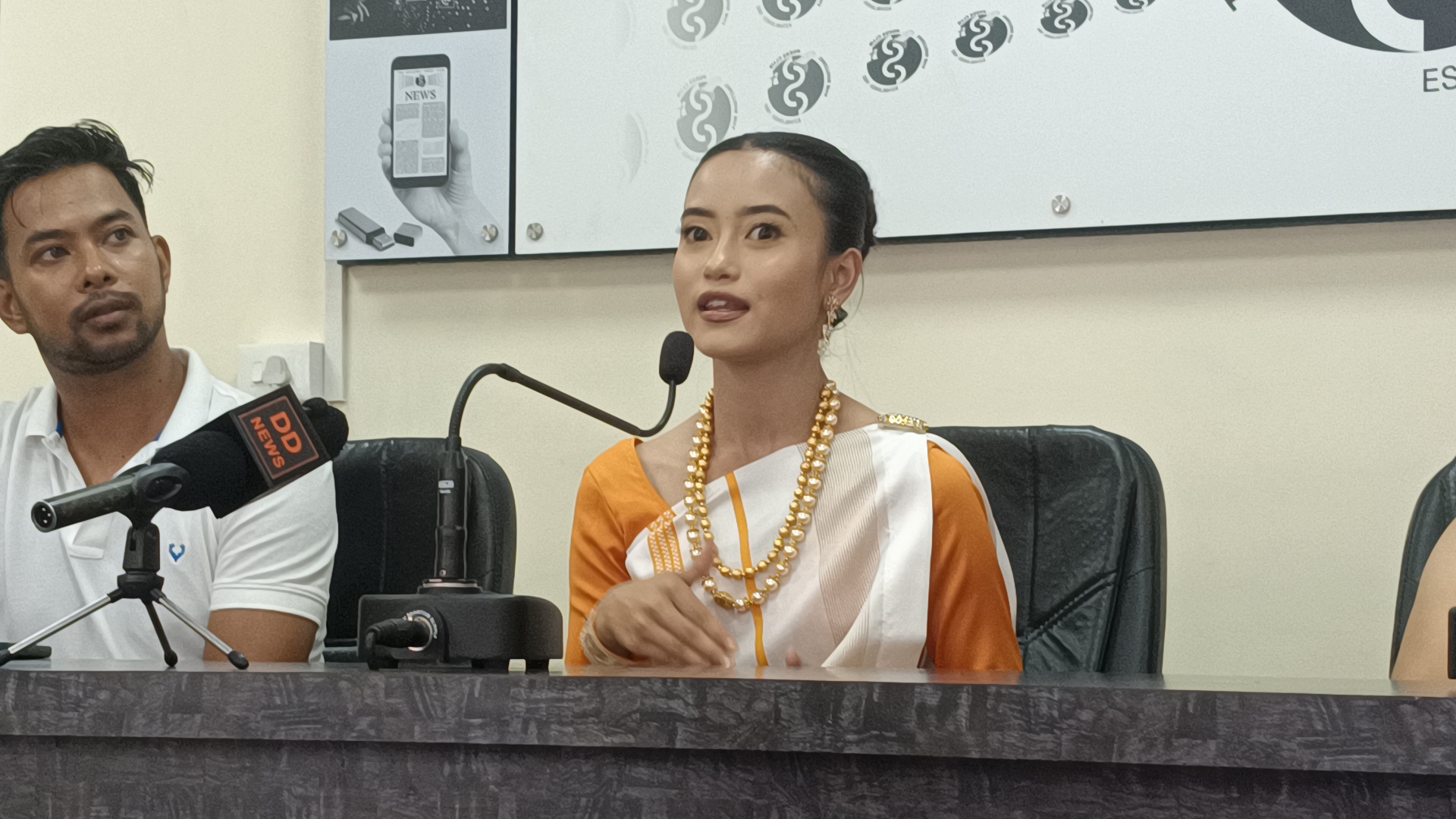 SHA JAIPUR YN MIHKHMAT KA AISHWARIYA MALANG ÏA KA MEGHALAYA HA KA MISS TEEN DIVA PAGEANT