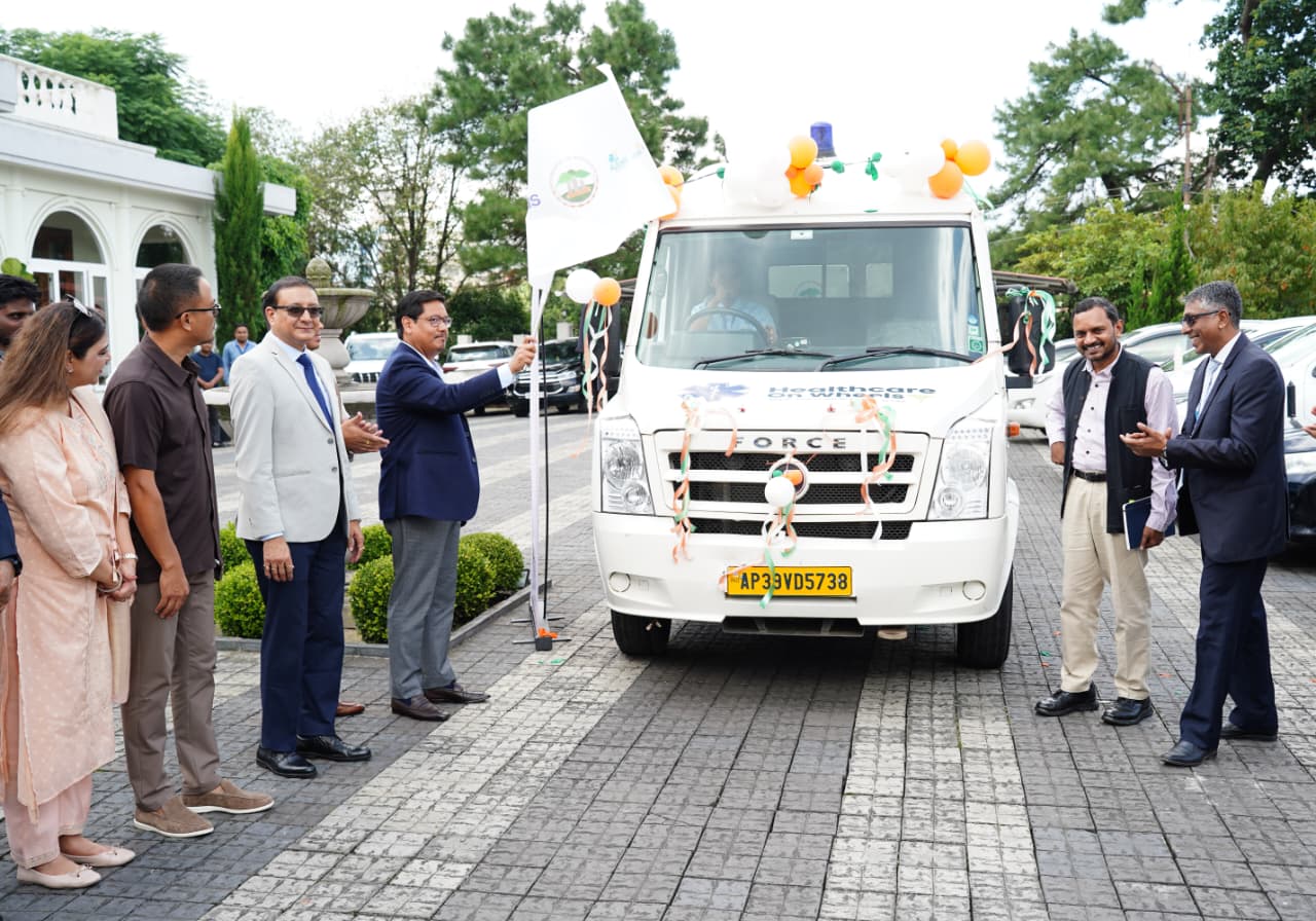 Pyllait u Myntri Rangbah ka Jylla ia lai tylli ki Mobile Medical Unit ki ban ai jingshakri ia ki 93 tylli ki Shnong