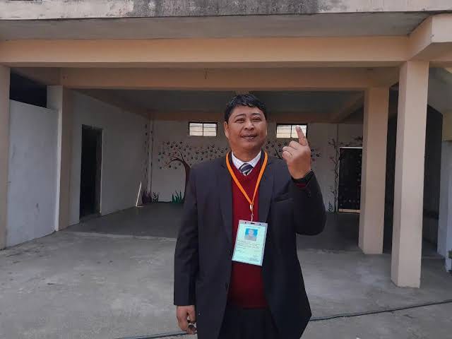 Ïehnoh u Bah Medalsing Lyngdoh ia ka jinglong dkhot bad ka seng Congress